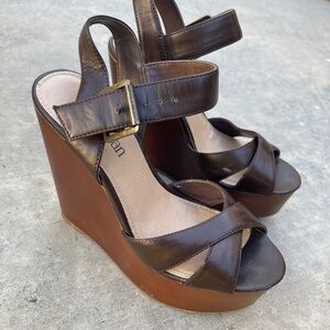 Platform sandals